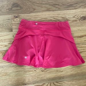 Like new super cute Pink Lululemon skirt, 4 Regular
